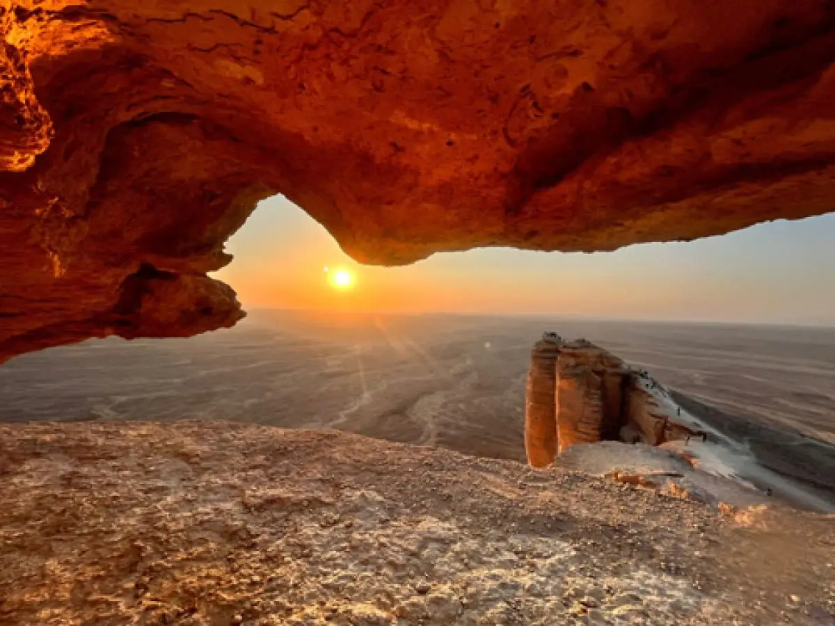 Edge of the World Riyadh Tour with Saudi Lunch | Jebel Fihrayn Day Trip