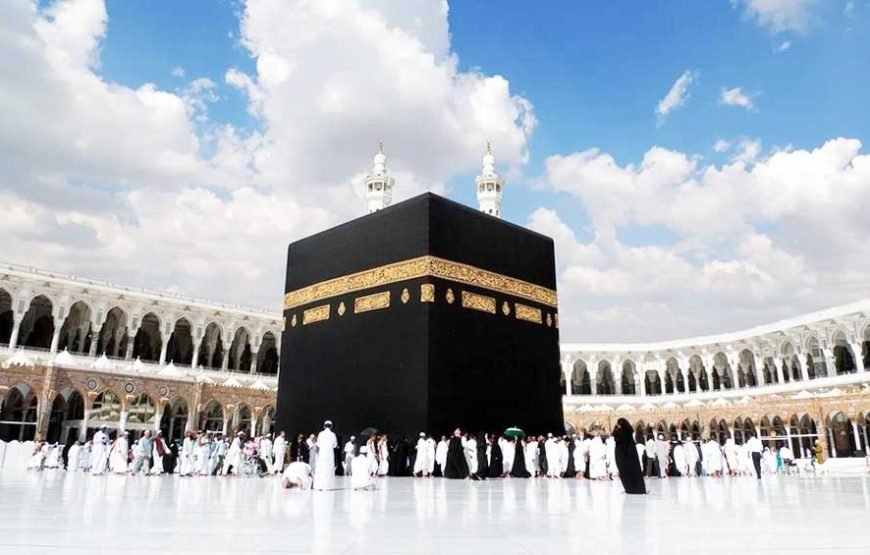8 Days Luxury Umrah Package with  AlUla