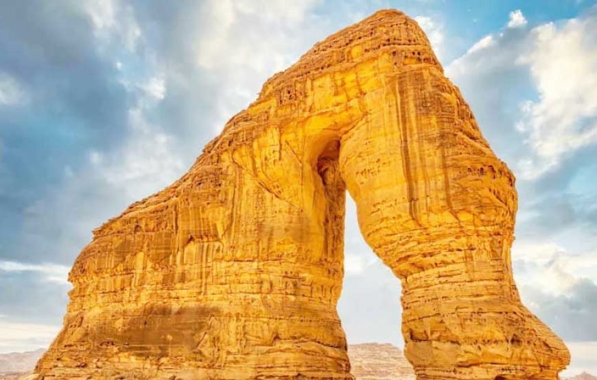 AlUla Day Tour – Ancient Wonders & Rock Formations